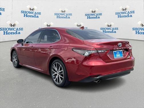 2022 Toyota Camry Hybrid XLE