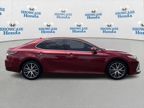 2022 Toyota Camry Hybrid XLE