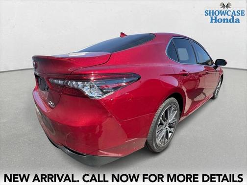 2022 Toyota Camry Hybrid XLE