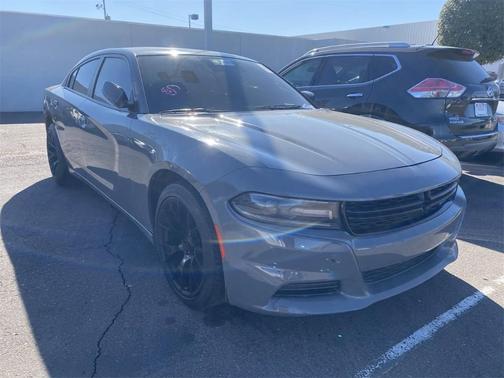 Photo 5 of 12 of 2019 Dodge Charger SXT