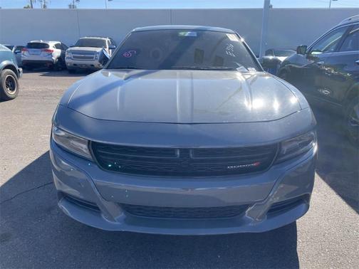 Photo 2 of 12 of 2019 Dodge Charger SXT