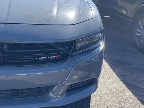 Photo 4 of 12 of 2019 Dodge Charger SXT