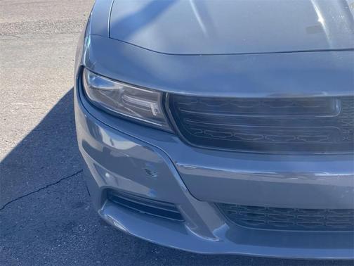 Photo 3 of 12 of 2019 Dodge Charger SXT