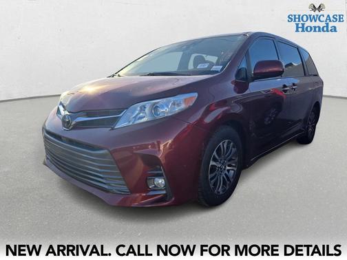 2020 Toyota Sienna XLE