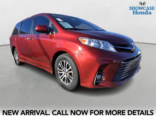 2020 Toyota Sienna XLE