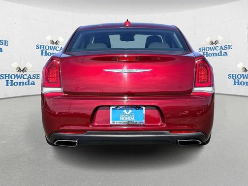2020 Chrysler 300 Touring