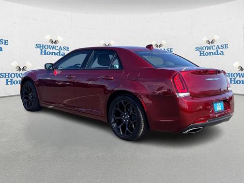 2020 Chrysler 300 Touring