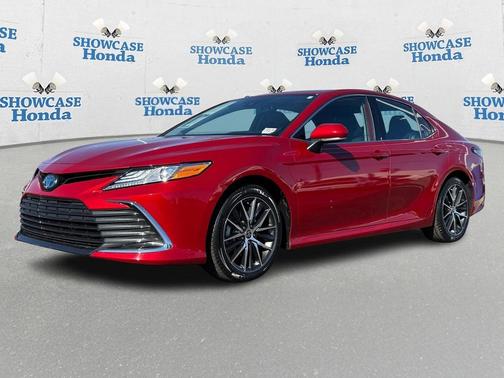 2024 Toyota Camry Hybrid XLE