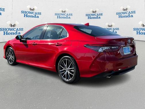 2024 Toyota Camry Hybrid XLE