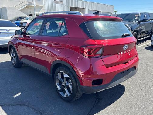 2022 Hyundai VENUE SEL