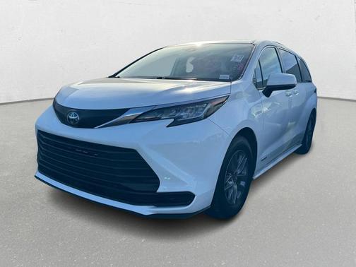 2021 Toyota Sienna LE