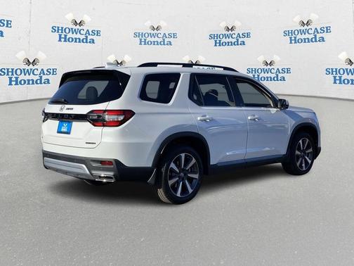 2025 Honda Pilot Touring 8-Passenger