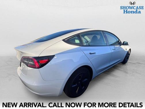 Pearl White Multi-Coat 2023 Tesla Model 3 Standard Range