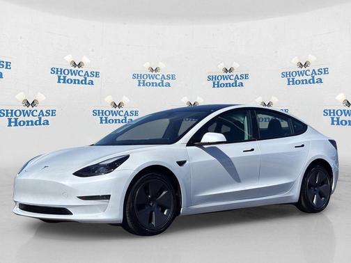 Pearl White Multi-Coat 2023 Tesla Model 3 Standard Range