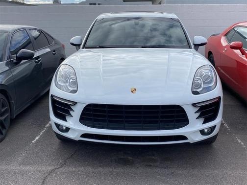Photo 2 of 14 of 2016 Porsche Macan S