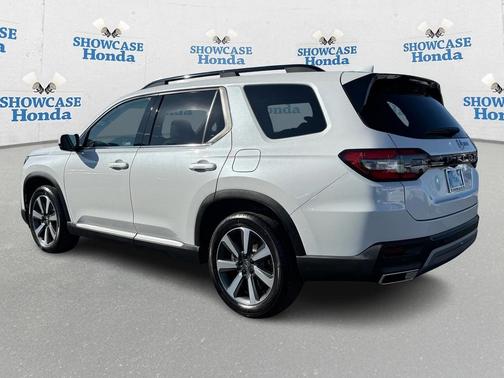 2025 Honda Pilot Touring 8-Passenger