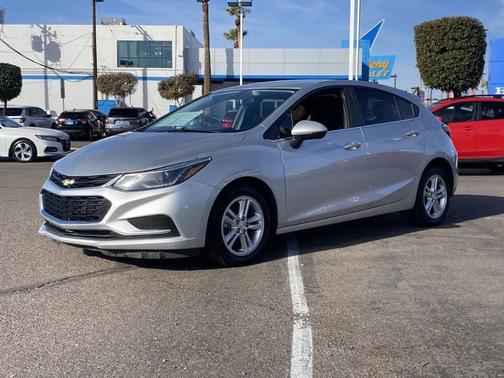 Photo 2 of 22 of 2018 Chevrolet Cruze LT
