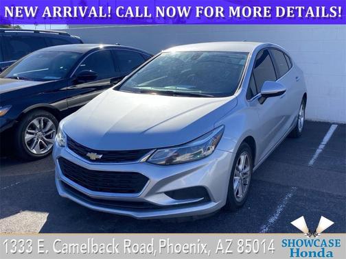 Photo 1 of 13 of 2018 Chevrolet Cruze LT