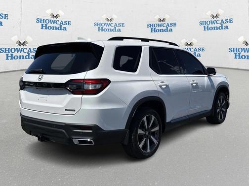 2024 Honda Pilot Touring 8-Passenger