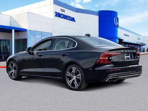 Photo 2 of 30 of 2019 Volvo S60 T6 Inscription