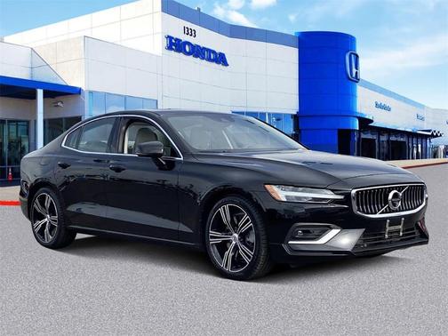 Photo 4 of 30 of 2019 Volvo S60 T6 Inscription