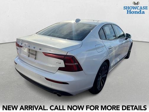 2021 Volvo S60 T5 Momentum