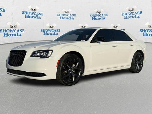 2023 Chrysler 300 Touring