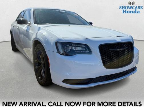 2023 Chrysler 300 Touring