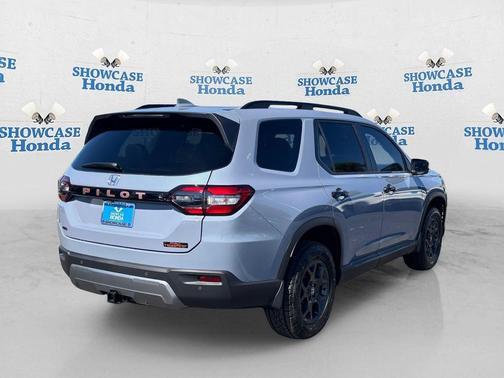 Sonic Gray Pearl 2026 Honda Pilot TrailSport