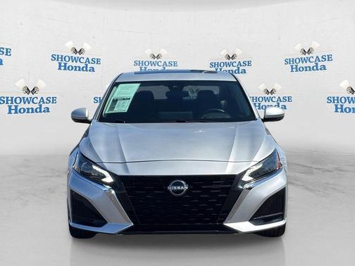 Brilliant Silver Metallic 2023 Nissan Altima 2.5 SL