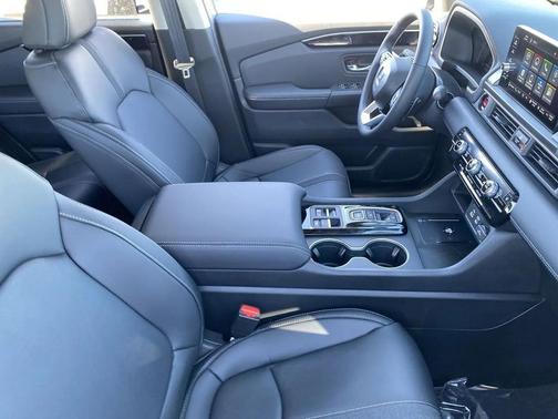 2025 Honda Pilot Touring 8-Passenger