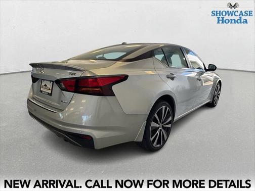 2022 Nissan Altima SR Intelligent AWD