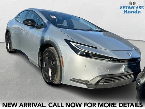 2025 Toyota Prius LE