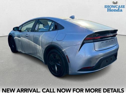 2025 Toyota Prius LE