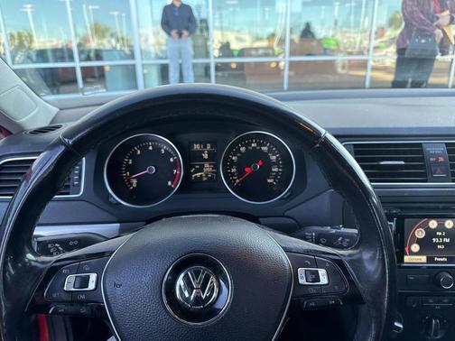 2015 Volkswagen Jetta Auto SE w/Connectivity/Navigation