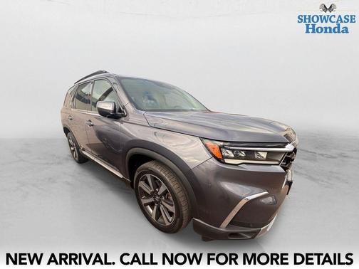 Modern Steel Metallic 2023 Honda Pilot AWD Elite