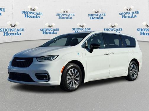 2024 Chrysler Pacifica Hybrid Select