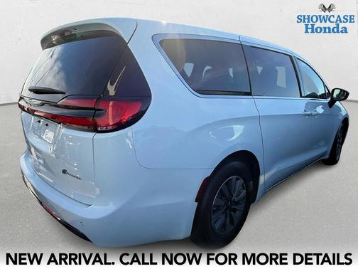 2024 Chrysler Pacifica L