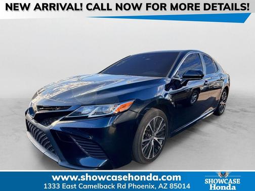 Blue Streak Midnight Black Metallic 2018 Toyota Camry SE
