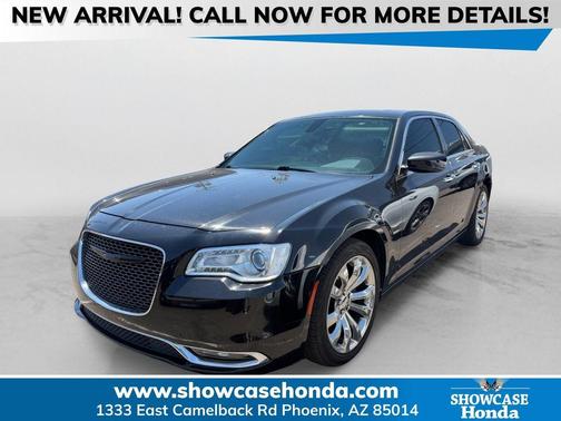 Gloss Black 2020 Chrysler 300 Limited