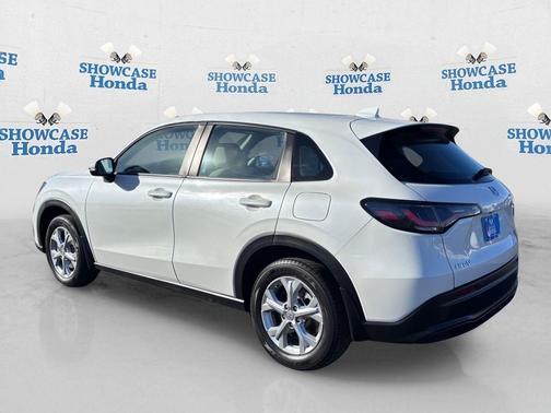 Platinum White Pearl 2023 Honda HR-V LX