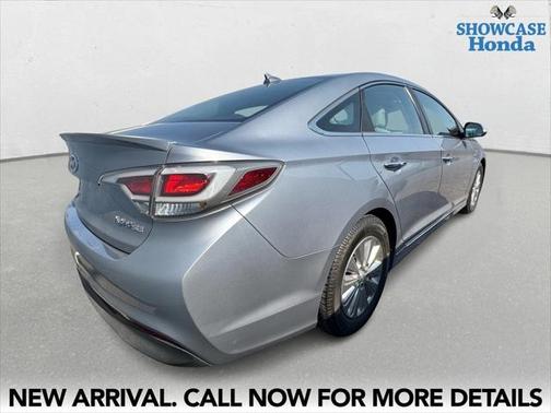 2017 Hyundai SONATA Hybrid SE