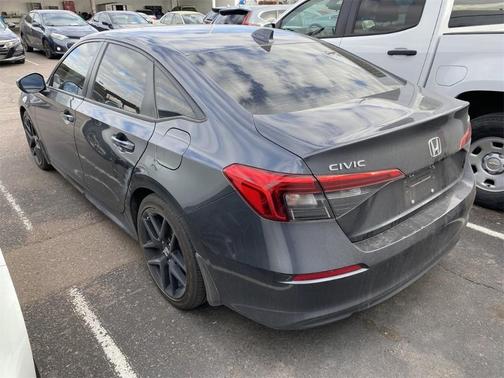 Photo 5 of 11 of 2022 Honda Civic Sport