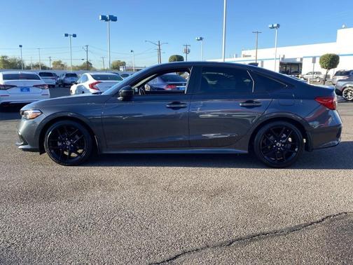 Photo 5 of 32 of 2022 Honda Civic Sport