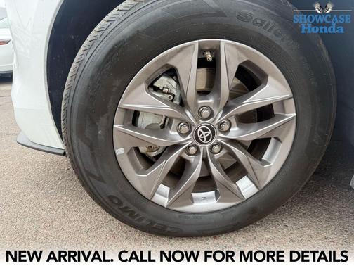 2023 Toyota Sienna LE