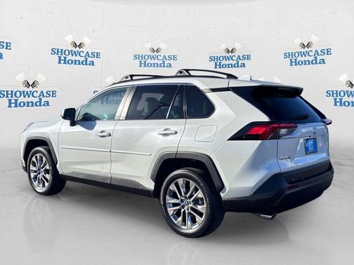 Blizzard Pearl 2021 Toyota RAV4 XLE Premium
