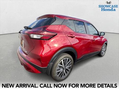 2022 Nissan Kicks SV