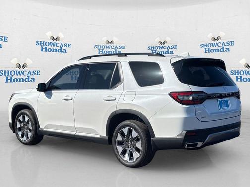 Platinum White Pearl 2026 Honda Pilot Touring 8-Passenger