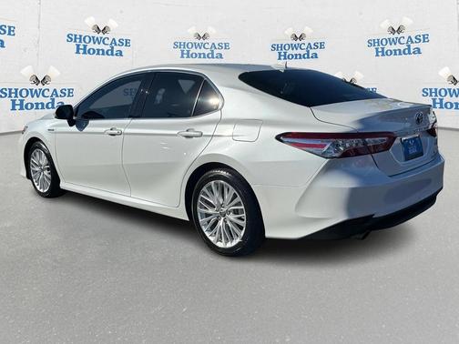 2019 Toyota Camry Hybrid XLE