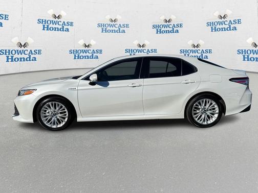 2019 Toyota Camry Hybrid XLE